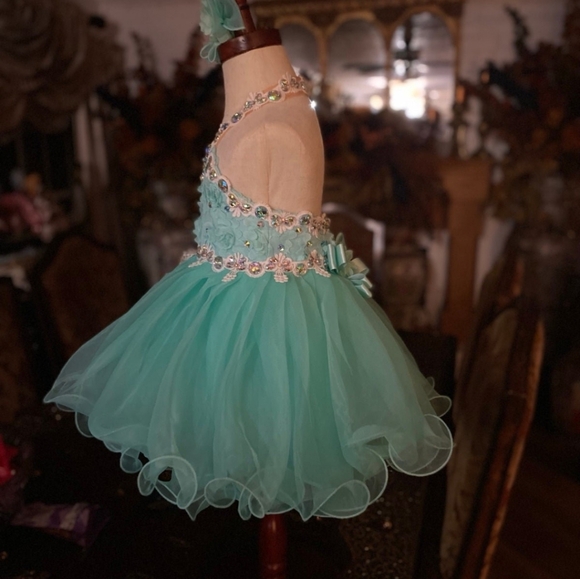 Pageant dress - Picture 2 of 7